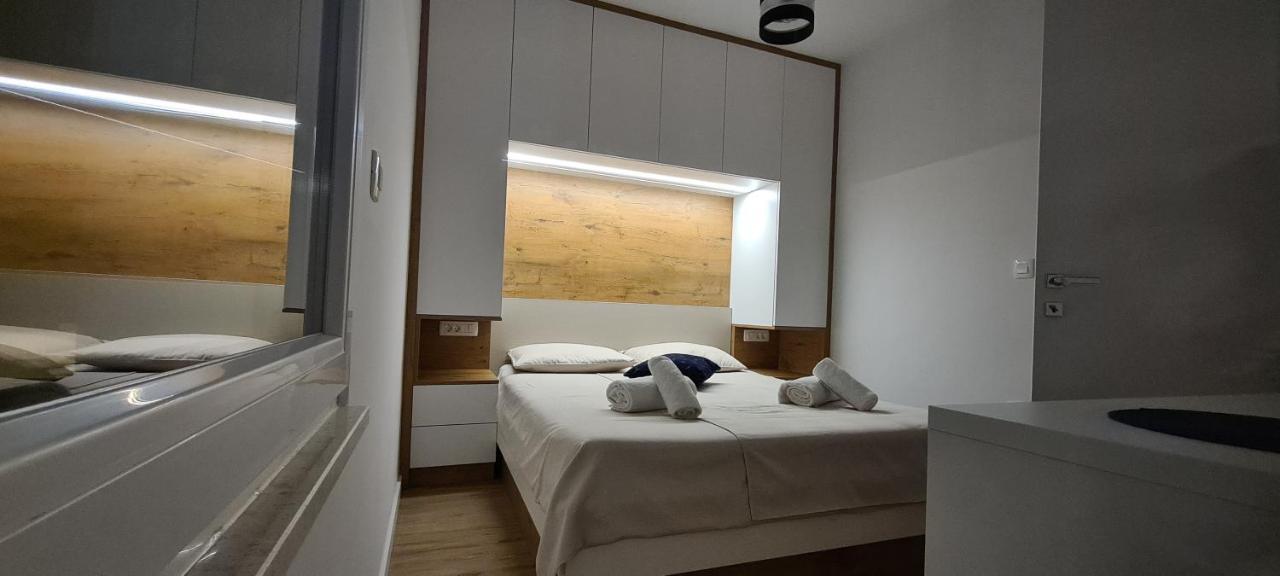Apartman Marcelina 1 With Private Pool Трогир Екстериор снимка