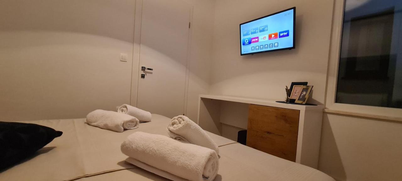 Apartman Marcelina 1 With Private Pool Трогир Екстериор снимка