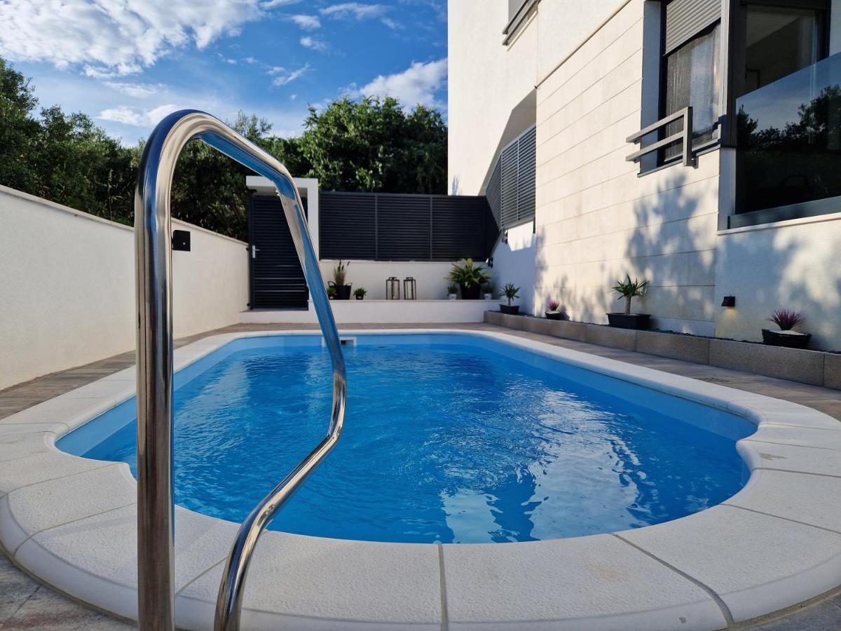 Apartman Marcelina 1 With Private Pool Трогир Екстериор снимка