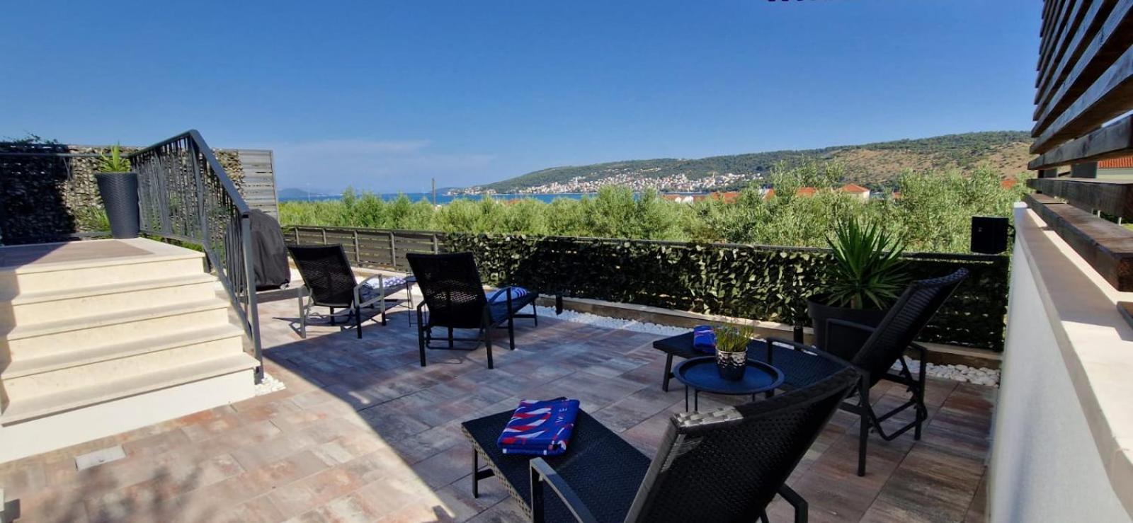 Apartman Marcelina 1 With Private Pool Трогир Екстериор снимка